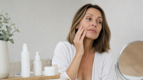 Faut-il changer ses soins visage après 40 ans ?