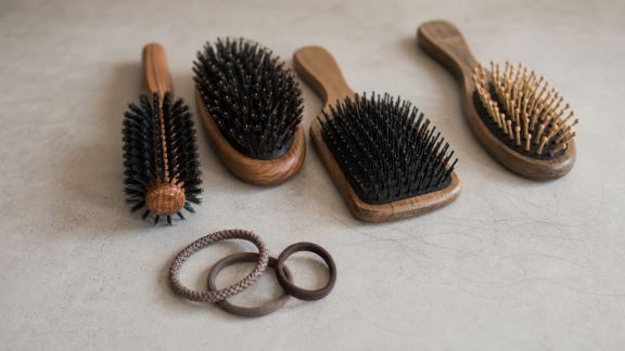 Bien choisir sa brosse pour préserver la santé de ses cheveux