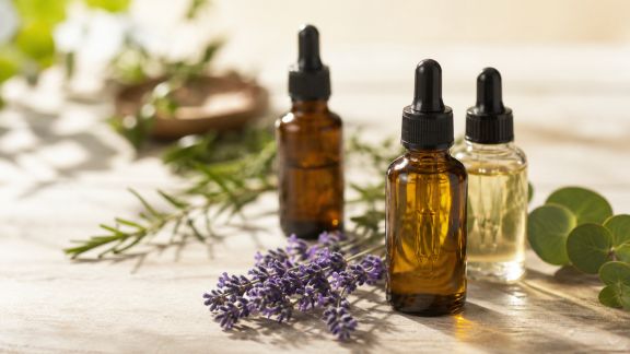 Huiles essentielles : lesquelles privilégier pour le soin du corps ?