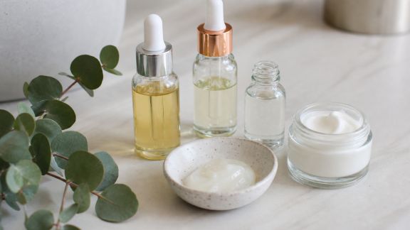 Décryptage des ingrédients courants dans les soins visage