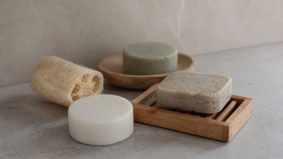 Les cosmétiques solides bio : avantages, usages et conseils d’adoption