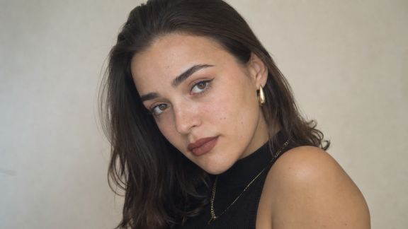 Le make-up des années 90 revient-il à la mode ? Décryptage de la tendance