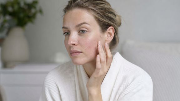 Peaux sensibles et variations hormonales : comment anticiper les réactions ?