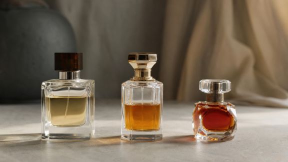 Les différences entre eau de toilette, eau de parfum et extrait