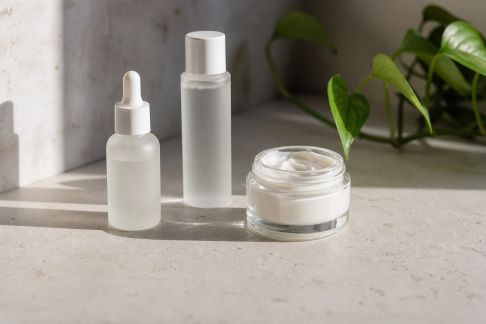 Clean beauty : comment reconnaître le vrai du faux sur les étiquettes