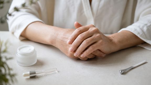 Comment choisir un soin contour des yeux anti-âge adapté à son âge