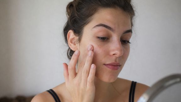 Le maquillage au doigt : techniques pour un résultat naturel et rapide